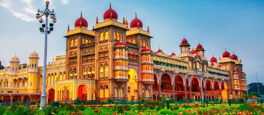 http://gosmartbricks.com/wp-content/uploads/2017/03/mysore-palace-architecture-wienerberger-India-1.jpeg