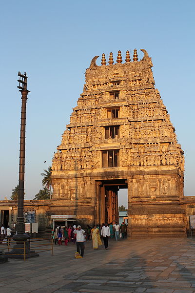 File:Belur, Chennakeshava Temple, gopuram (9882147265).jpg