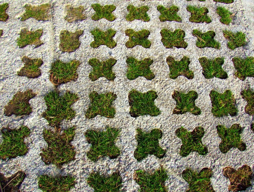 Green Buildings Materials That Are Better Than Concrete - straw bales
