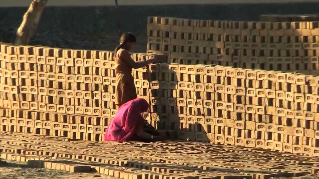simplifying-the-brick-making-process-in-india