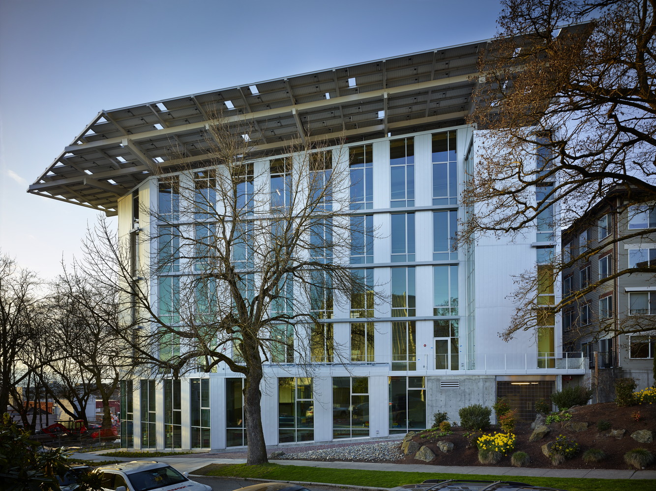 8 Green Office Buildings That Are Protecting Our Planet Go Smart Bricks   Bullitt Center Washington 