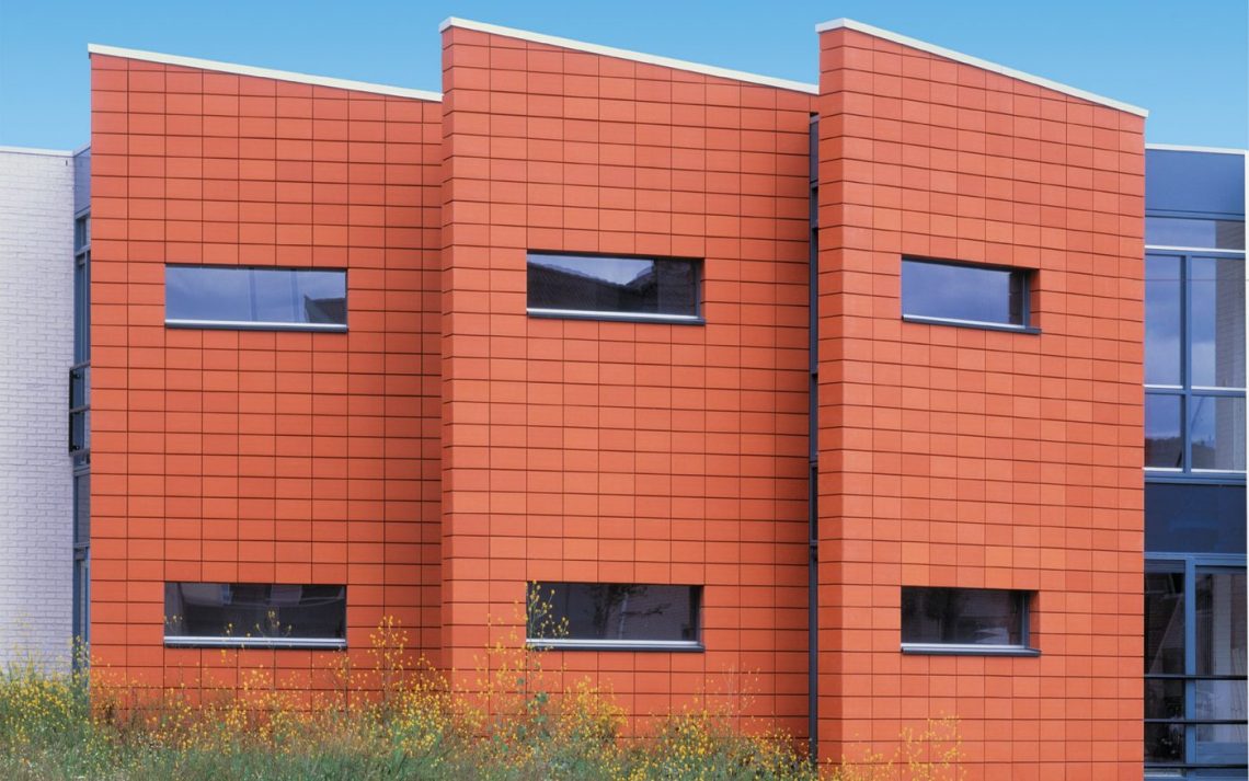 Why Terracotta Is Perfect For An Office Building Facade Design? Go